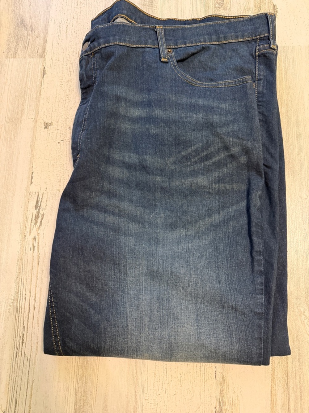 Levi’s Men's Dark Blue Denim Jeans. 52x30